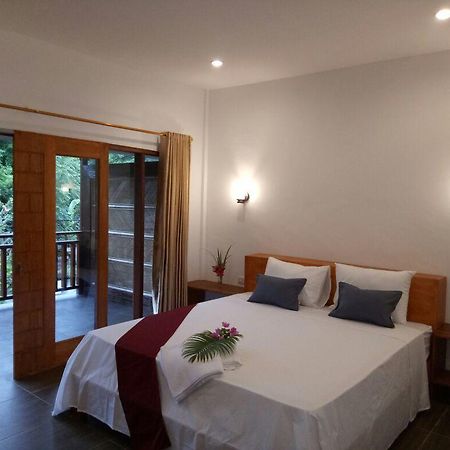 Dili Gili Bed & Breakfast กีลีตราวางัน ภายนอก รูปภาพ