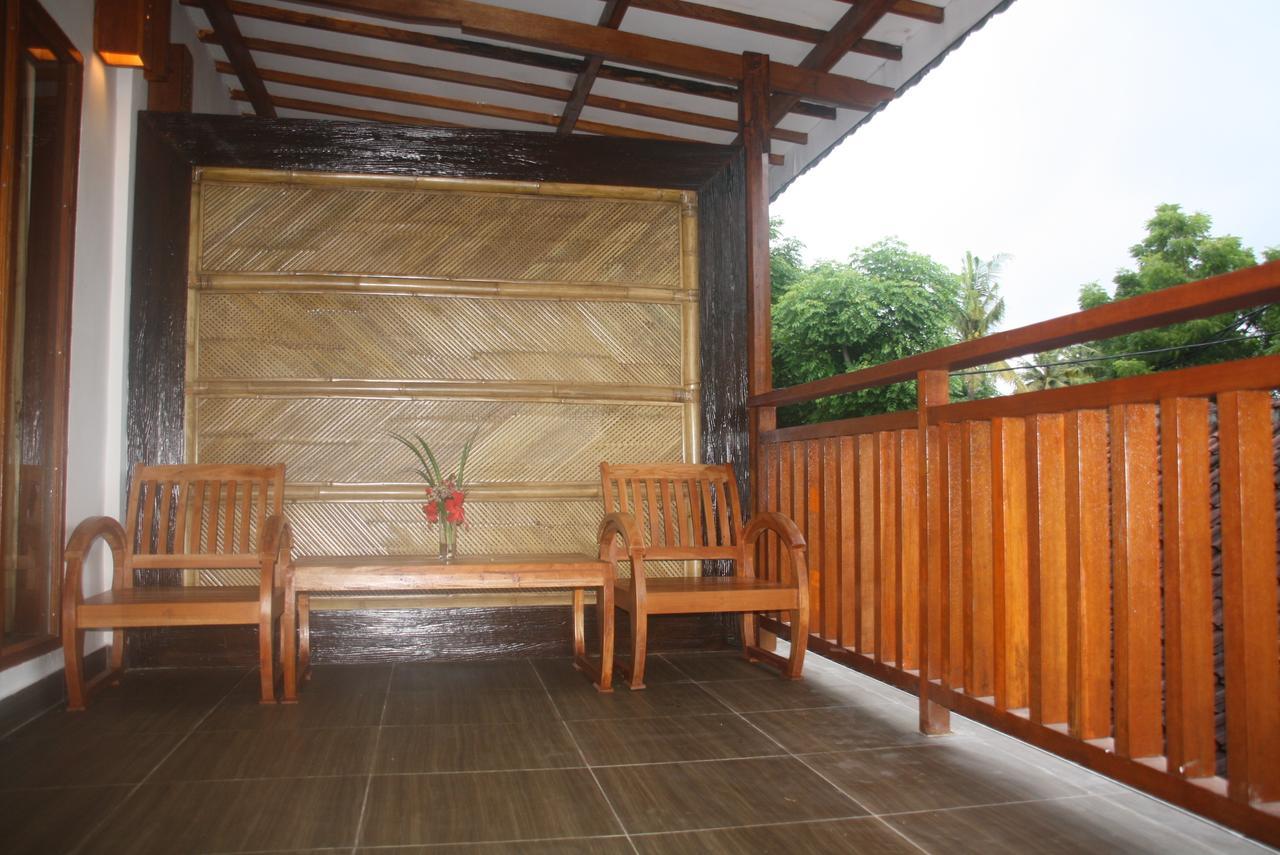 Dili Gili Bed & Breakfast กีลีตราวางัน ภายนอก รูปภาพ