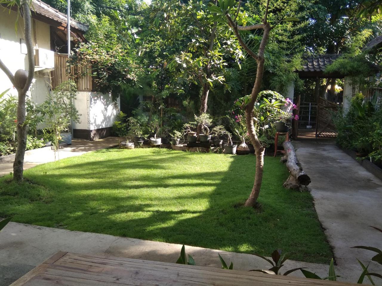 Dili Gili Bed & Breakfast กีลีตราวางัน ภายนอก รูปภาพ